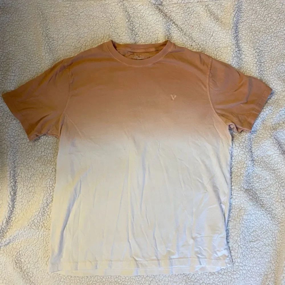 American Eagle Ombré T-Shirt